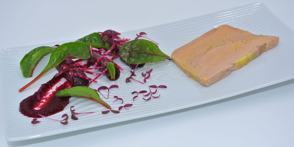 Terrine maison de foie gras et betteraves rouge
